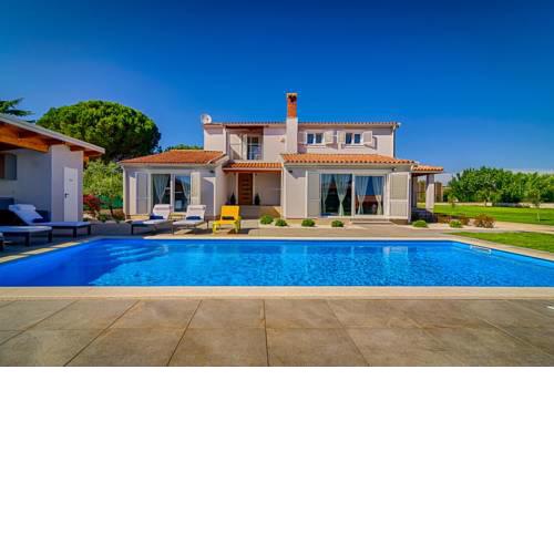 Captain's House - Villa with Swimming Pool & Sauna