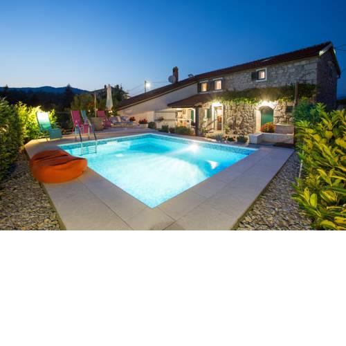 Captain's Villa with Swimming Pool