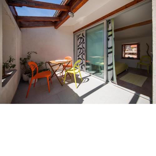 Casa di Pietra Vis Harbour