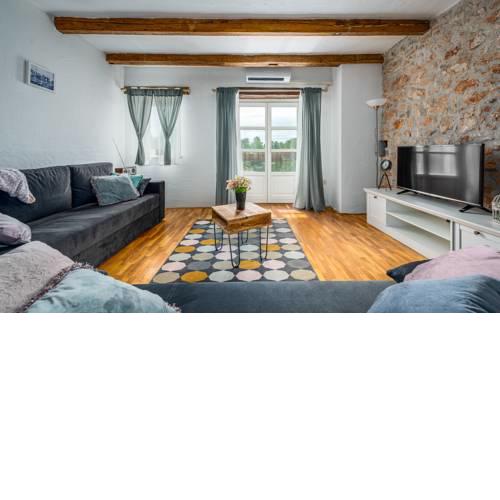 CASA KARLOTA