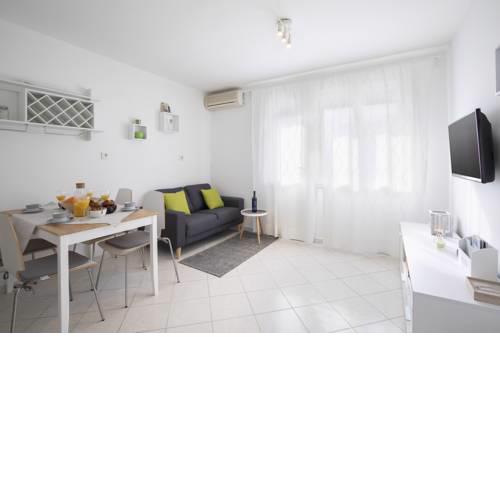 Castropola Apartment