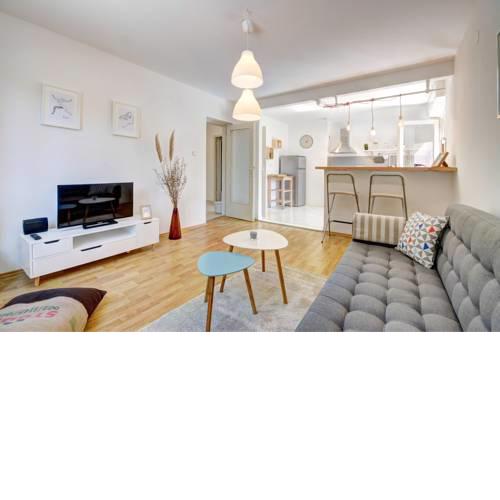 Centar White Apartment