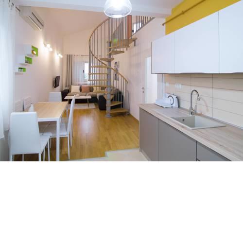 Center Gallery Suite