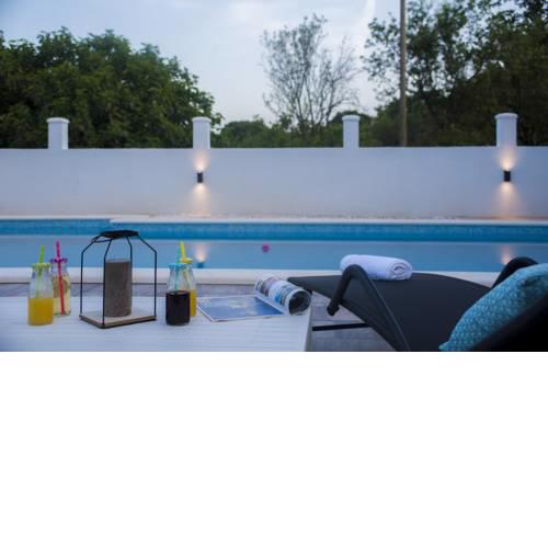 Central Dalmatian Pool&Grill House