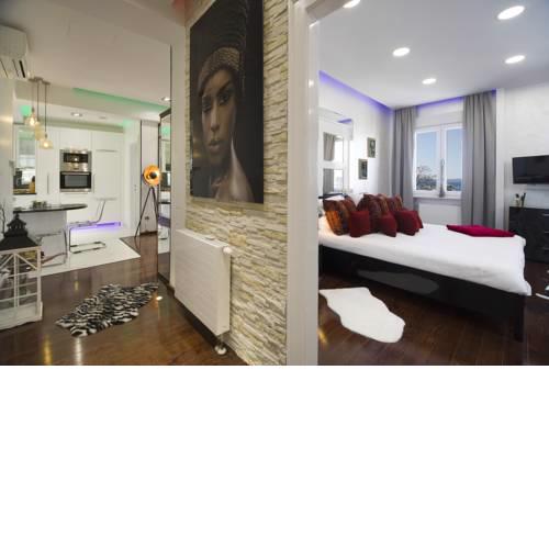 Central Station Art Apartment