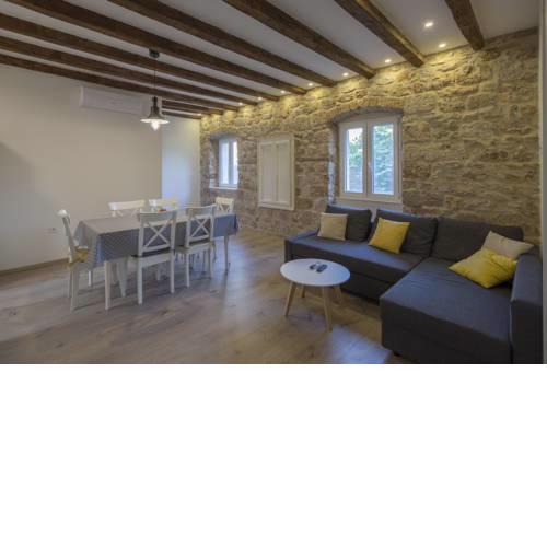 Central Stone House Komiža