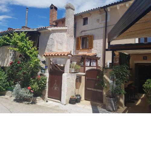 Characteristic Apartment in Premantura with Fireplace