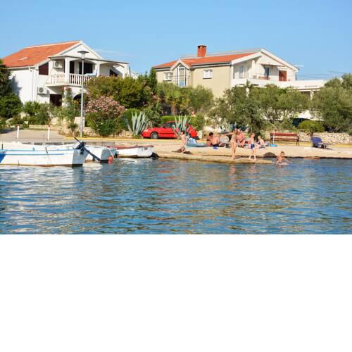 Charming apartment in Vrsi Mulo, great place in Dalmatia for family vacation