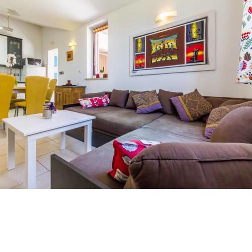 Charming Garden Apartment 2+2