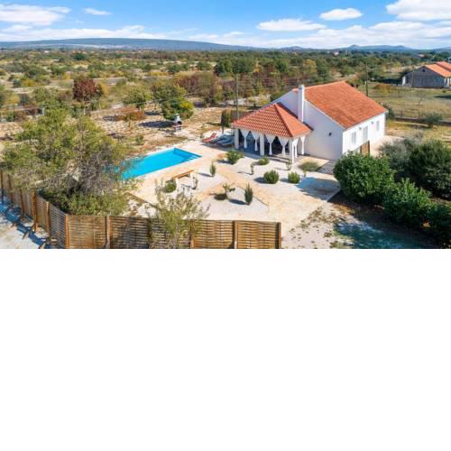 Charming House With Pool 10 Min From Sibenik