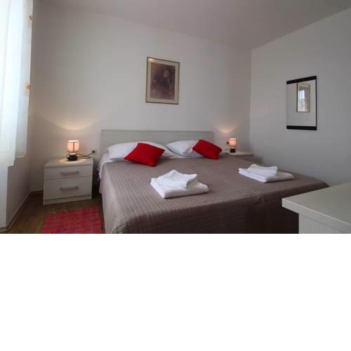 Charming One Bedroom Apartment Lisa 2