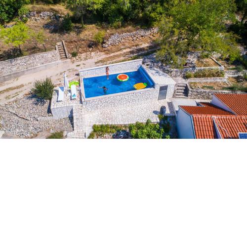 Charmy Stone Villa Karla