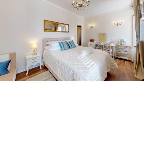 Chrysanta Apartments