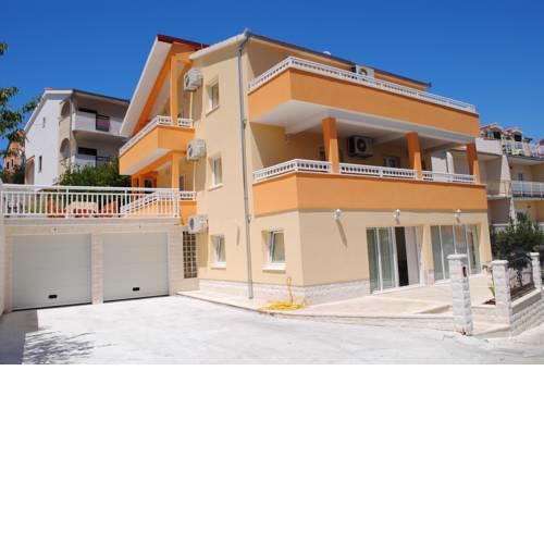 Ciovo Apartments