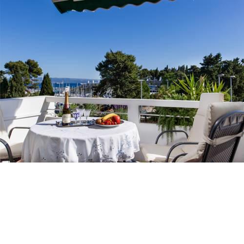 City Promenade Apartment
