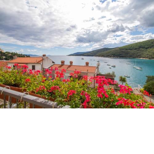 Close to the sea apartments Rabac