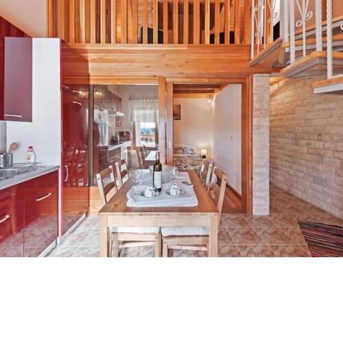 Comfortable apartment in Polača with swimming pool