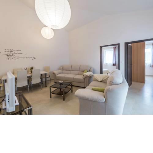 Comfortable Apartment in Tar with Swimming Pool