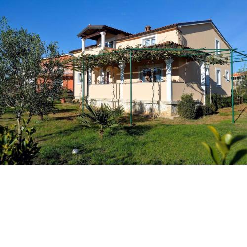 Comfortable apartment near Pula