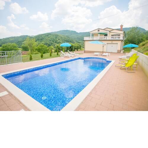 Comfortable apartment with a shared swimming pool for up to 6 persons