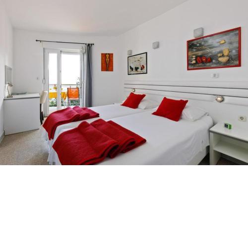 Comfy Beach Apartments with its own balcony