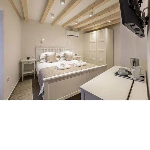 Cosmijeva Luxury Rooms