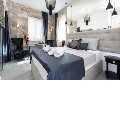 Cosmopolitan Luxury Rooms