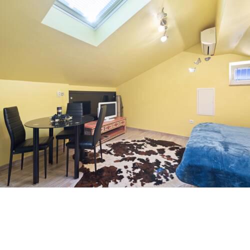 Cosy Holiday Home in Pirovac with Garden