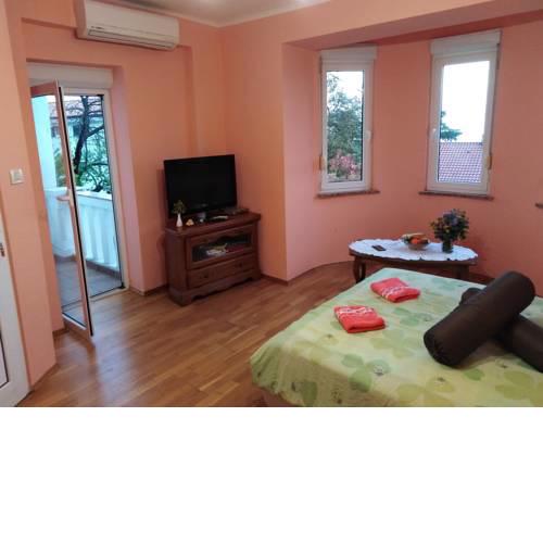 Cosy studio near center