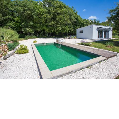 Cottage House Loborika with Pool