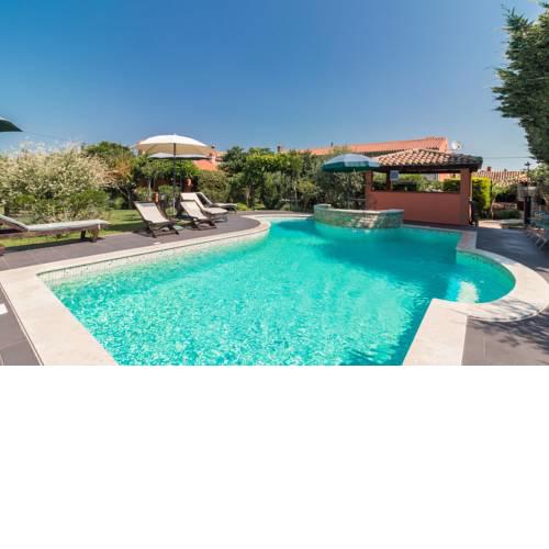 Country House Apartments