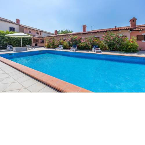 Country Villa (3642)