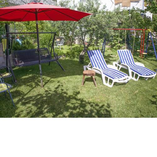 Quaint Apartment in Gata with Lovely Garden