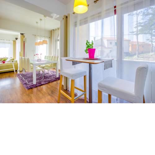 Cozy and Modern Apartments