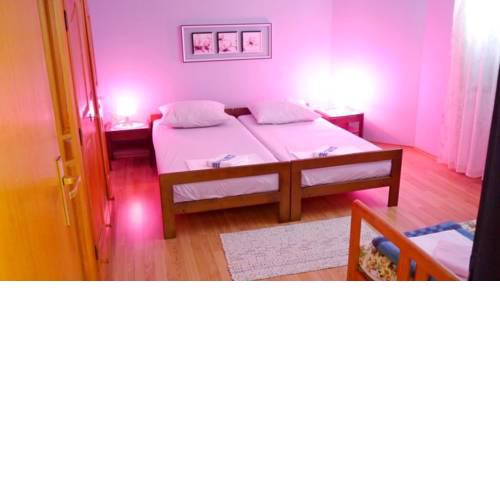 Cozy Apartment Branka with nice Garden