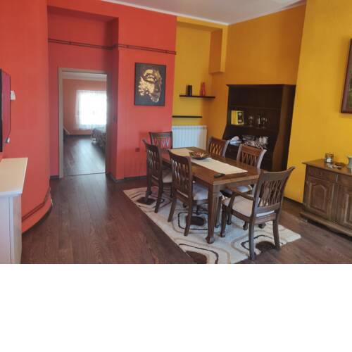Cozy & Colorful Apartment Center