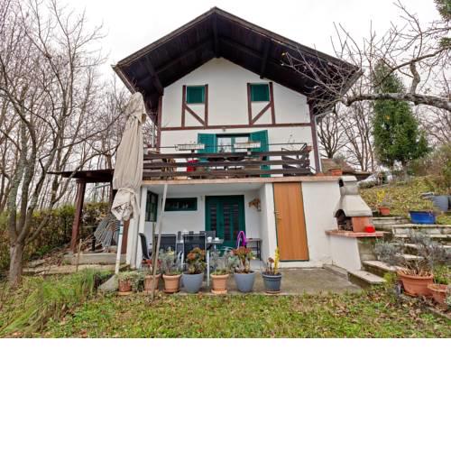 Cozy Holiday Home in Havidić Selo with Garden