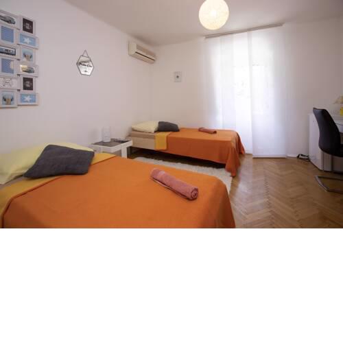 Cozy room with own bathroom in the old town