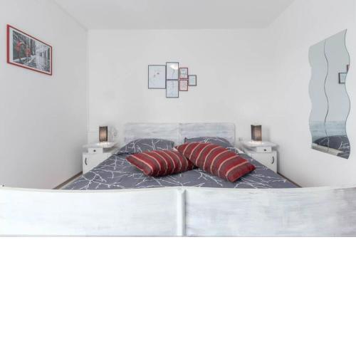 Cozy Two Bedroom Apartment