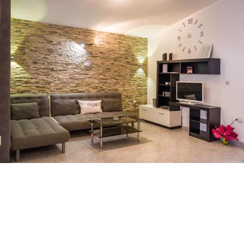 Croliday Apartment Vir