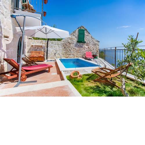ctbr203/ Stone house with private pool