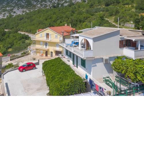 ctbr289-Apartment with jacuzzi 4+1 people Gornja Brela
