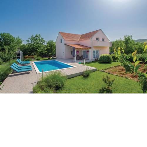 ctdg202/ Holiday house with a private pool