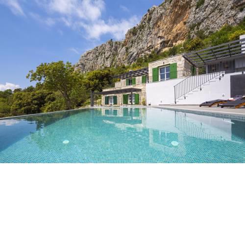 ctma205/ Modern villa with private pool