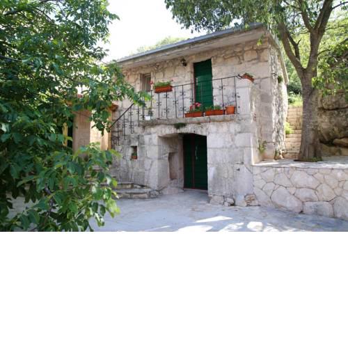 ctse204/2 - Holiday house with private pool