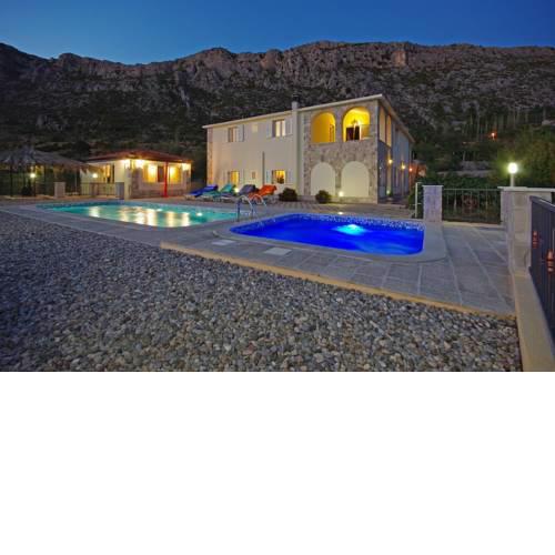 ctza132/ Villa with private pool and jacuzzi