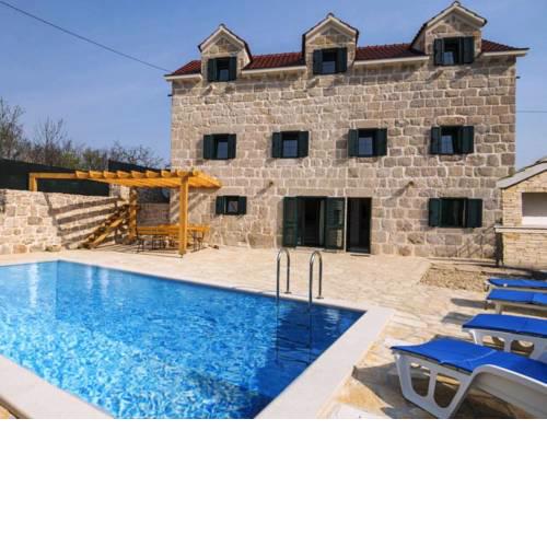 Dalmatian stone home Makarska Zmijavci