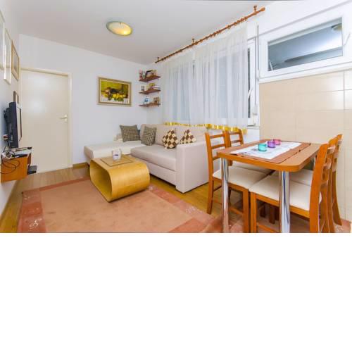 Damiran Apartment