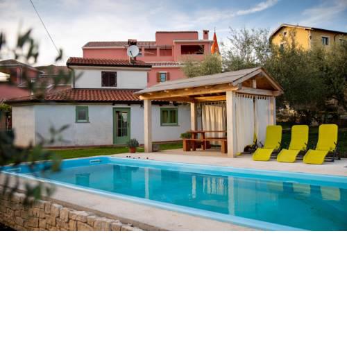 DAMJANIĆ HOLIDAY HOUSE