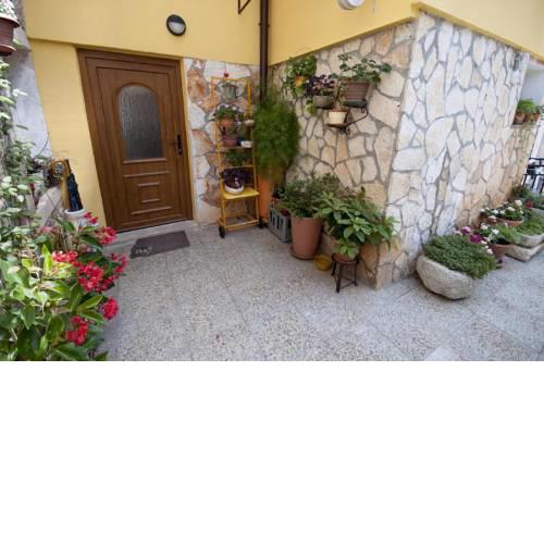 Dario Apartments And Rooms